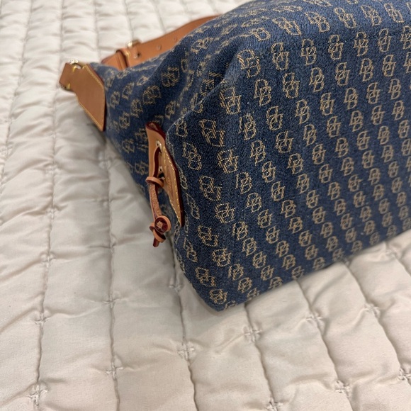 Dooney & Bourke Navy and Tan Shoulder Bag - Picture 4 of 14